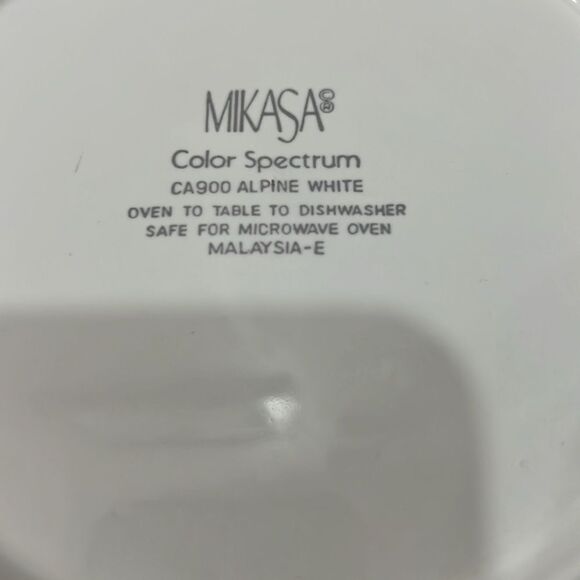Mikasa Color Spectrum Serving Pasta Salad Bowl CA900 Alpine White 11 In Round - Picture 6 of 8